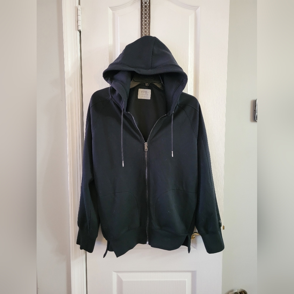 Abercrombie & Fitch YPB neoKNIT Full-Zip Legging-Friendly Hoodie Black Small